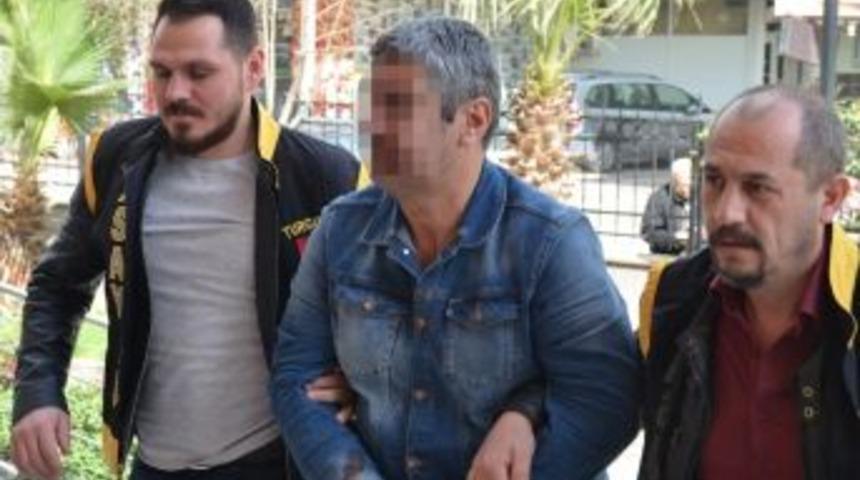 K&uuml;&ccedil;&uuml;k Kızı Kaş G&ouml;z İşaretiyle Taciz Ettiği İddia Edilen Şahıs Tutuklandı