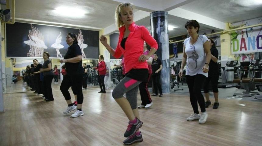 Aerobik Ve Step Derslerine Yoğun İlgi