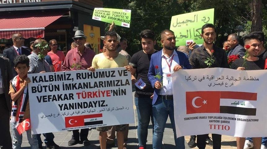 Kayseri’de Yaşayan Iraklılar Sembolik Dolar Yaktı