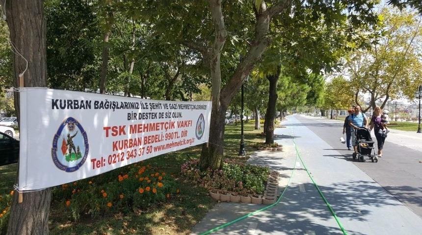 Mehmet&ccedil;ik Vakfı&rsquo;ndan Vatandaşlara Bağış &Ccedil;ağrısı