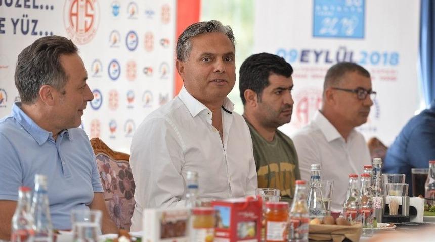 Mavi Bayraklı Plajlarda Y&uuml;zme Yarışı