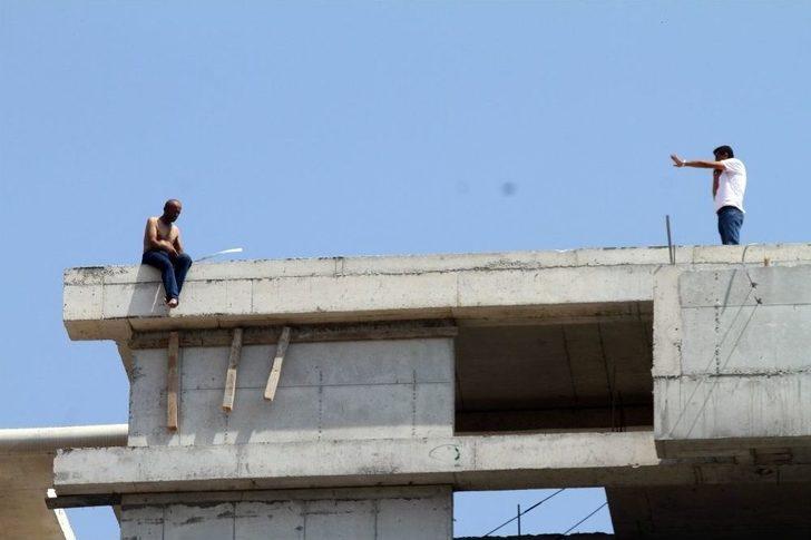 Polis Yemek Sözü Vererek İntihardan Vazgeçirdiği Gençle Birlikte Yemek Yedi G3