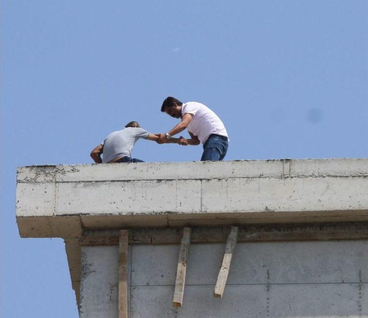Polis Yemek Sözü Vererek İntihardan Vazgeçirdiği Gençle Birlikte Yemek Yedi G5