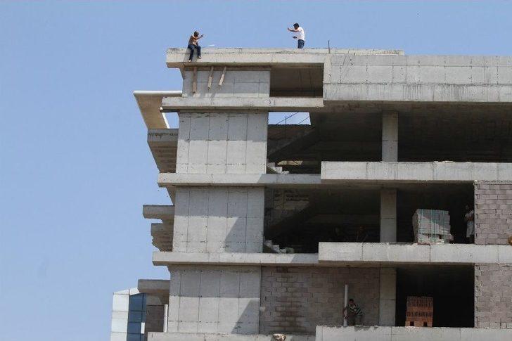 Polis Yemek Sözü Vererek İntihardan Vazgeçirdiği Gençle Birlikte Yemek Yedi G4