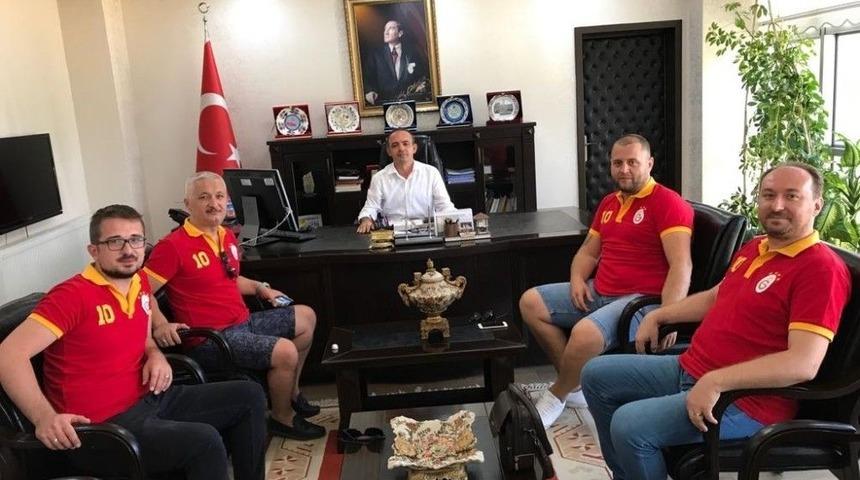 Burhaniye’de Kaymakam Öner; Galatasaraylıları Kabul Etti