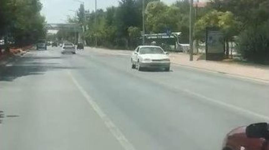 Trafikte Geri Geri Giden Ara&ccedil; S&uuml;r&uuml;c&uuml; Cezadan Ka&ccedil;amadı