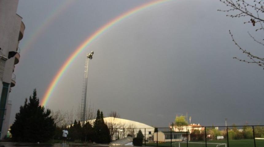 &Ccedil;ift G&ouml;kkuşağı İzleyenleri B&uuml;y&uuml;ledi
