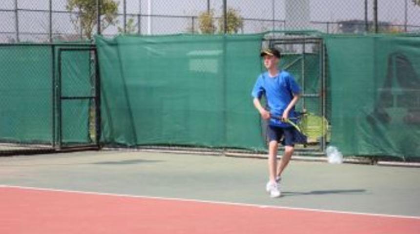 Teniste Osmangazi Farkı