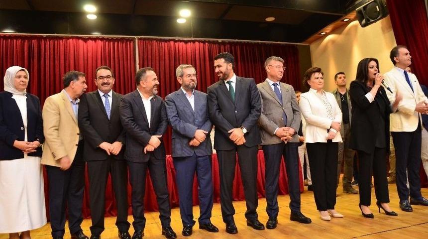 &Ccedil;elik: "ak Parti Kongreleri T&uuml;rk Siyasi Hayatının D&ouml;n&uuml;m Noktalarıdır"