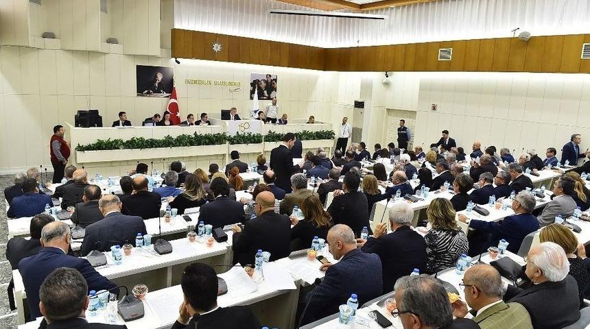 İzmir B&uuml;y&uuml;kşehir Belediye Meclisi Toplantısında &lsquo;ulaşım&rsquo; Tartışması