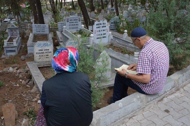 Niksar’da Bayram Öncesi Kabir Ziyareti