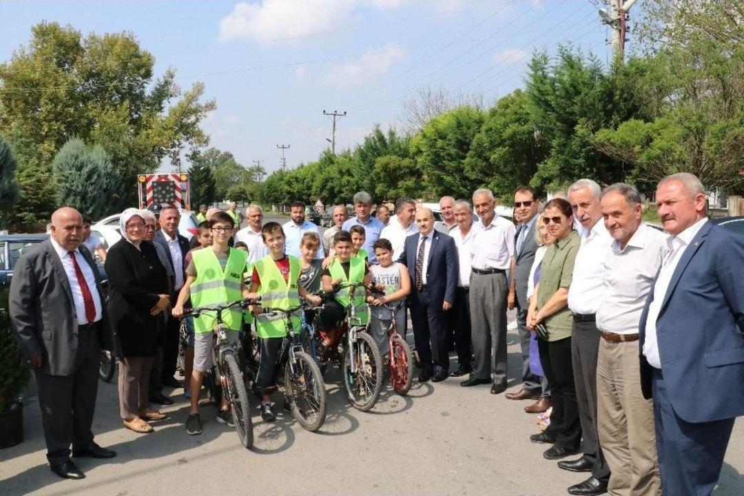 K&ouml;y Yoluna 6 Km Bisiklet Yolu