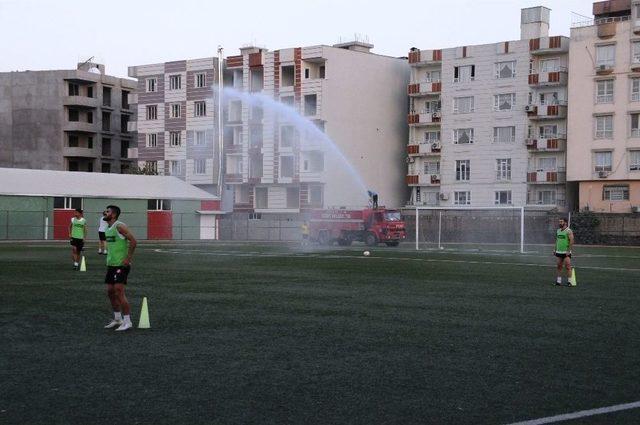 Cizrespor’da Tazyikli Su Altında Futbol Antrenmanı