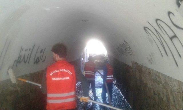 Mardin Sokakları Sabunlu Suyla Yıkandı