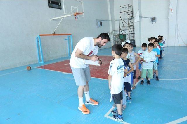 Serdivan’da Bin 527 Öğrenci Sporla Yeteneklerini Geliştirdi