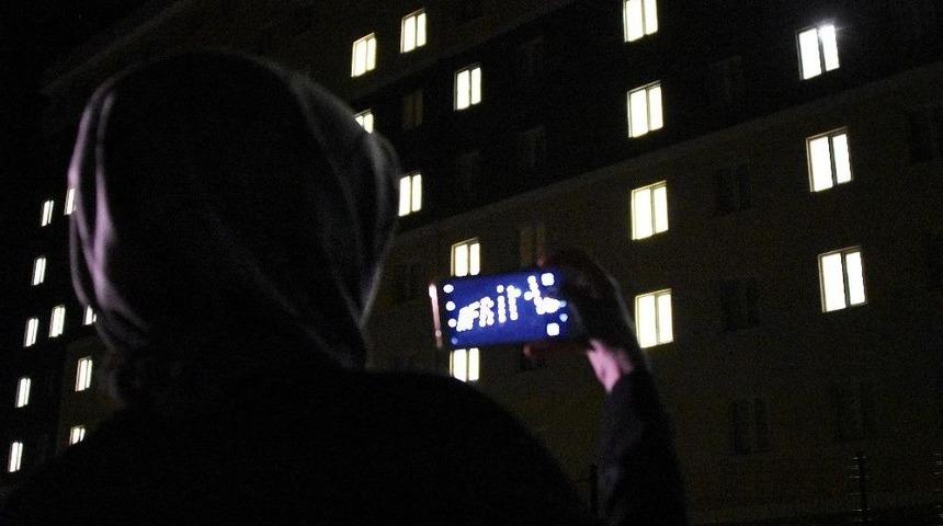 &Ccedil;anakkale&rsquo;de Yurt &Ouml;ğrencilerinden Oda Işıklarıyla &lsquo;afrin&rsquo; Mesajı