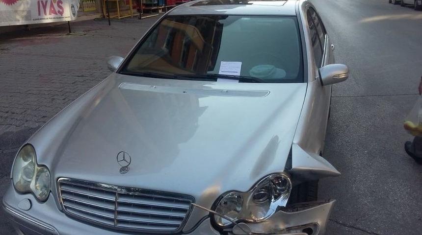 "abi, Arabana Ben &Ccedil;arptım" Deyip, Not Yazdığı Aracın Sahibi Abla &Ccedil;ıktı