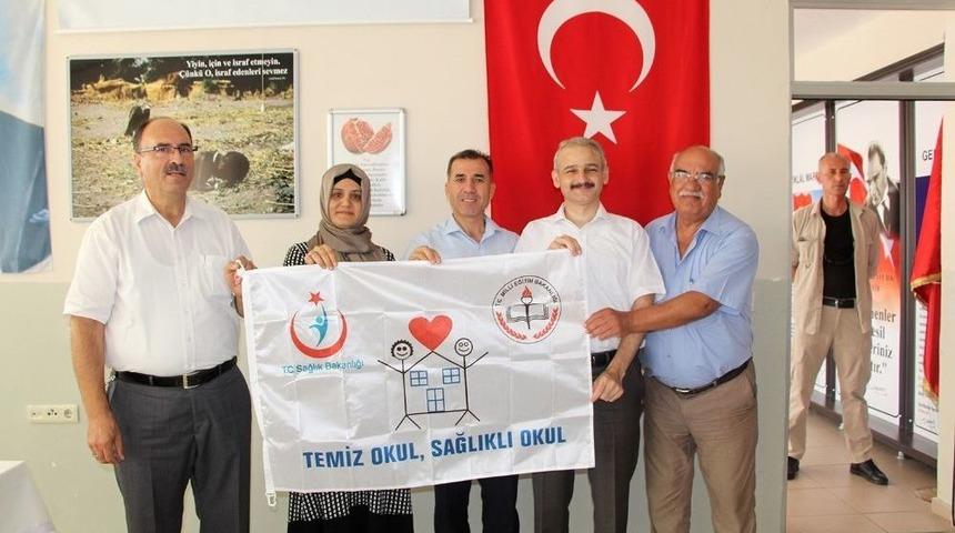 Kula&rsquo;da 13 Okul Beyaz Bayrak Aldı