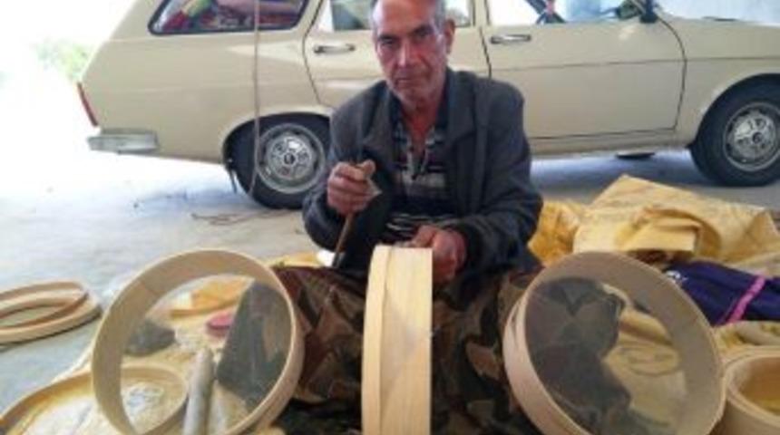 50 Yıldır Kalbur Ve Elek Yapıp Satarak Geçimini Sağlıyor