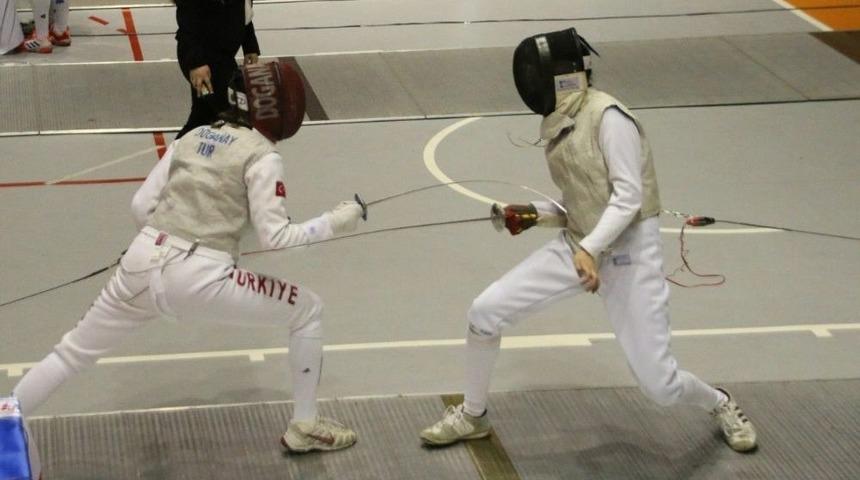 Nevşehir&rsquo;de &lsquo;&uuml;niversiteler Arası T&uuml;rkiye Eskrim Şampiyonası&rsquo; Başladı
