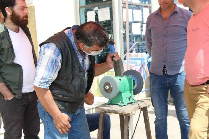 Ardahan’da Kurban Bayramı Öncesi Bıçaklar Bilendi G2
