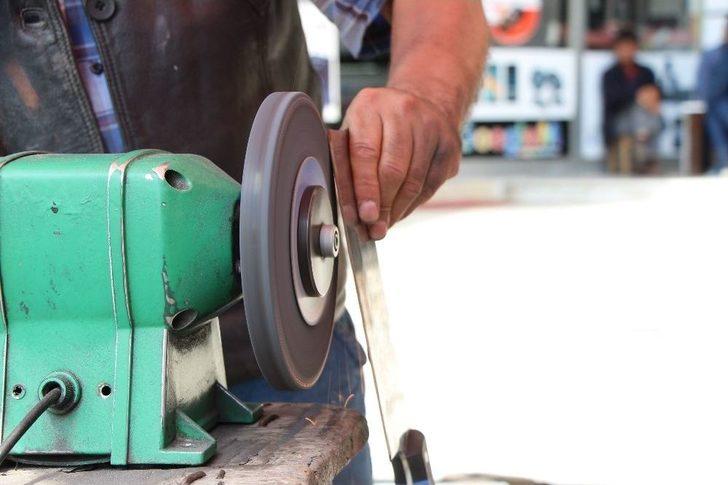 Ardahan’da Kurban Bayramı Öncesi Bıçaklar Bilendi G4