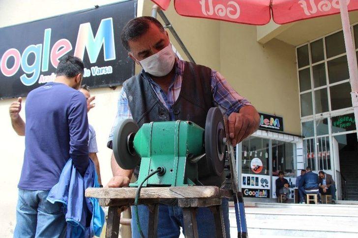 Ardahan’da Kurban Bayramı Öncesi Bıçaklar Bilendi G5