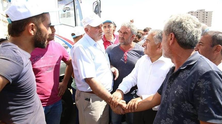 Başkan Memduh B&uuml;y&uuml;kkılı&ccedil; 9 Satış Pazarlığında &rsquo;hayırlı Olsun&rsquo; Dedi