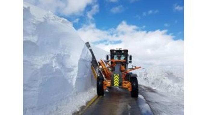 Erzurum Kırsalında Kar Nedeniyle Kapanan Yollar Açılıyor