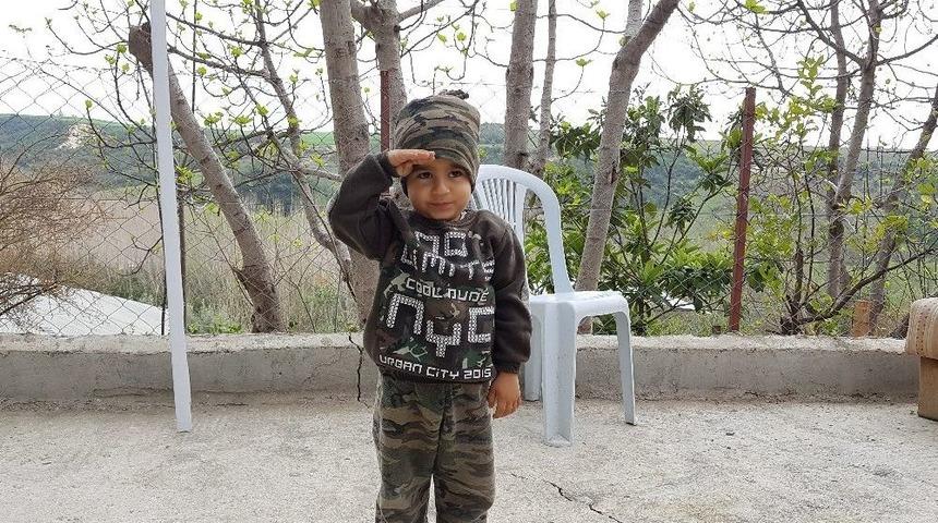 K&uuml;&ccedil;&uuml;k Batuhan Ege&rsquo;nin &ldquo;bu Vatan İ&ccedil;in &Ouml;l&uuml;r&uuml;z&rdquo; Videosu Paylaşım Rekoru Kırıyor