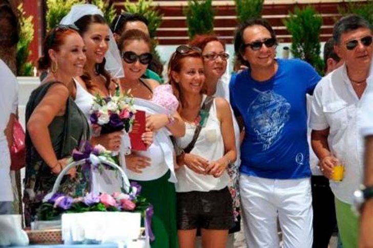 Yunanistan'da gelinlik giydi G4