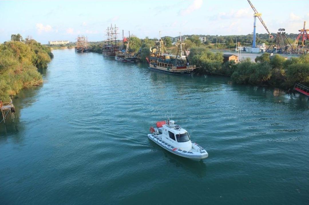 G&ouml;renler İntihar Teşebb&uuml;s&uuml; Zannetti, Ger&ccedil;ek Alkoll&uuml; Şahsın Y&uuml;zme Keyfi &Ccedil;ıktı
