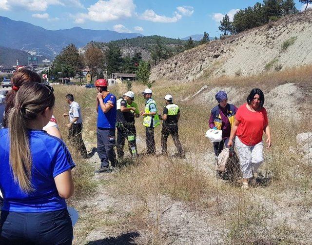 Otomobil Takla Attı: 1’i Çocuk 3 Yaralı