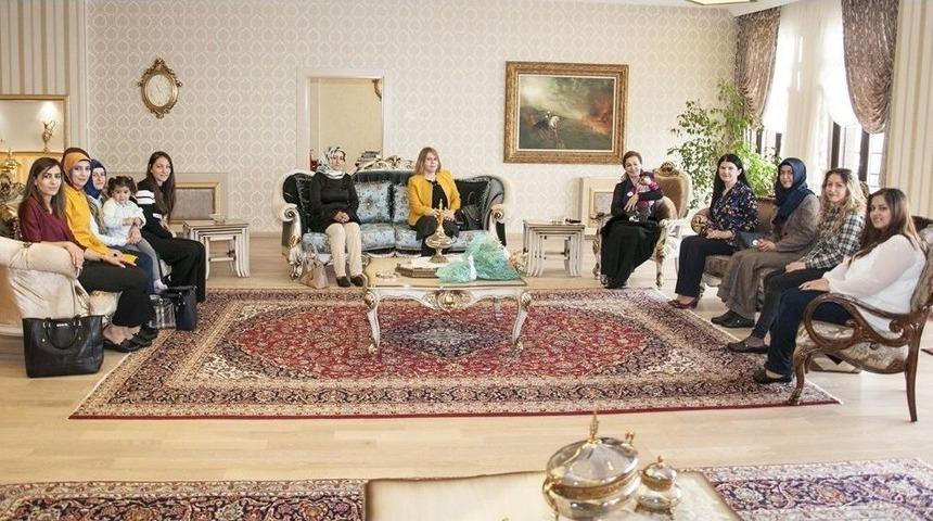 Afrin Kahramanlarının Eşleri Konakta Ağırlandı