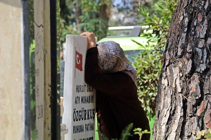 Mezarlık Ve Şehitliklerde Hüzünlü Bayram G1