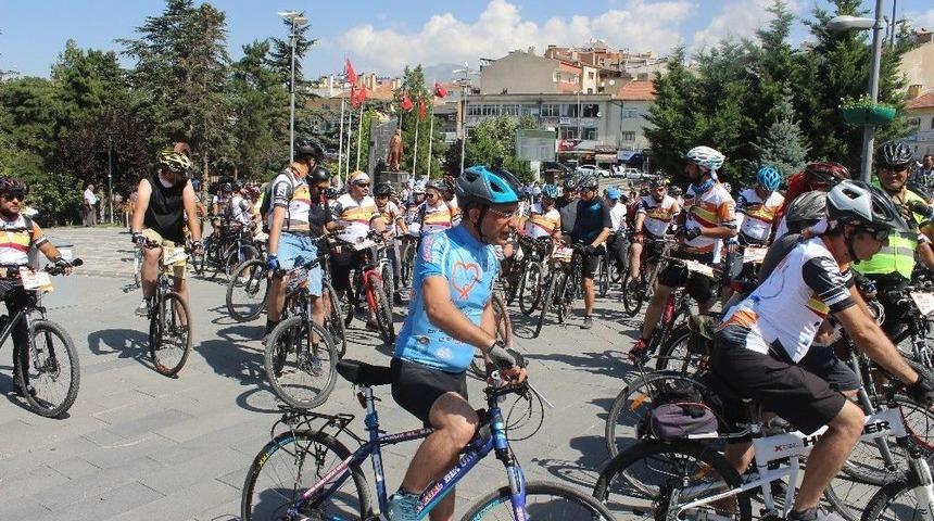 Festa 2200 Festivali&rsquo;nin Bisiklet&ccedil;ileri Sultan Sazlığı&rsquo;nda Pedal &Ccedil;evirdi