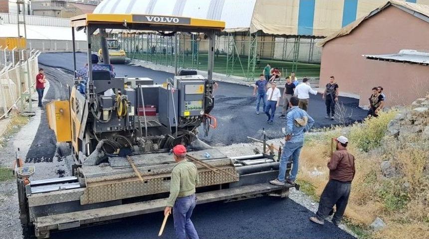 D&uuml;ğ&uuml;n Organizasyonlarının Yapıldığı Mekanların &Ccedil;evresi Asfalta Kavuştu