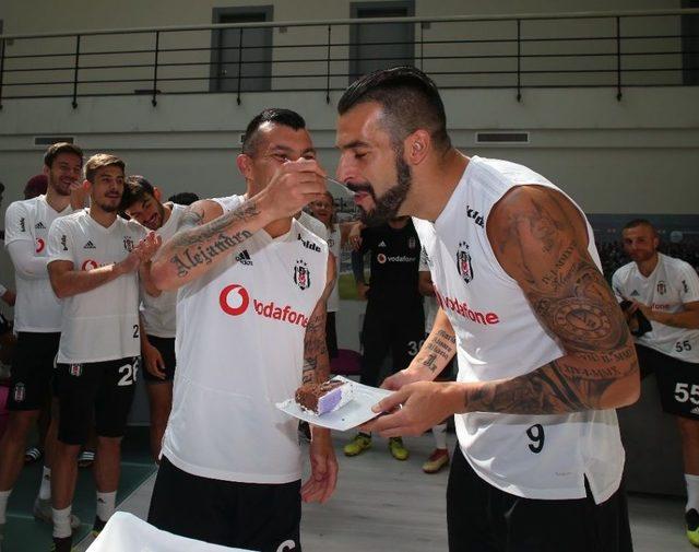 Beşiktaş’tan Negredo’ya Kutlama