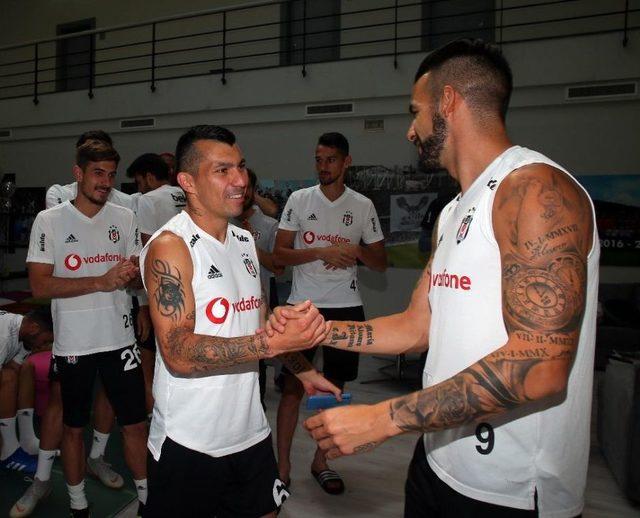 Beşiktaş’tan Negredo’ya Kutlama