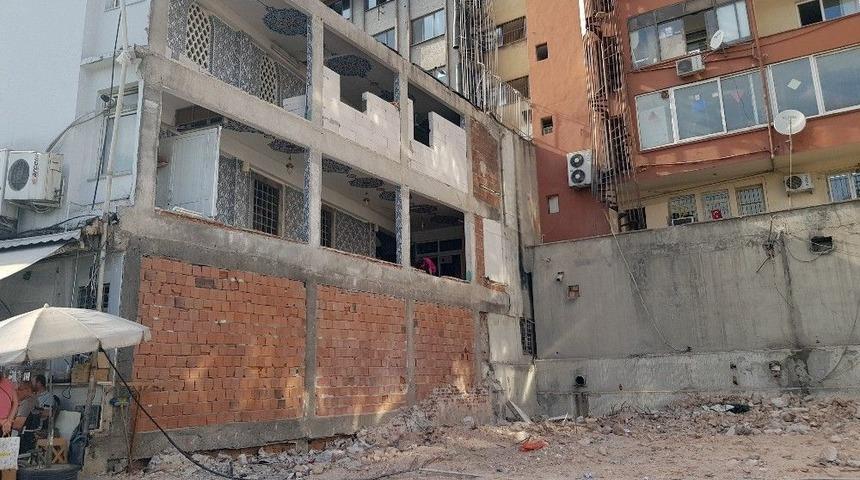 &rsquo;duvarı Olmayan Cami&rsquo; Haberi &Uuml;zerine Yetkililer Harekete Ge&ccedil;ti