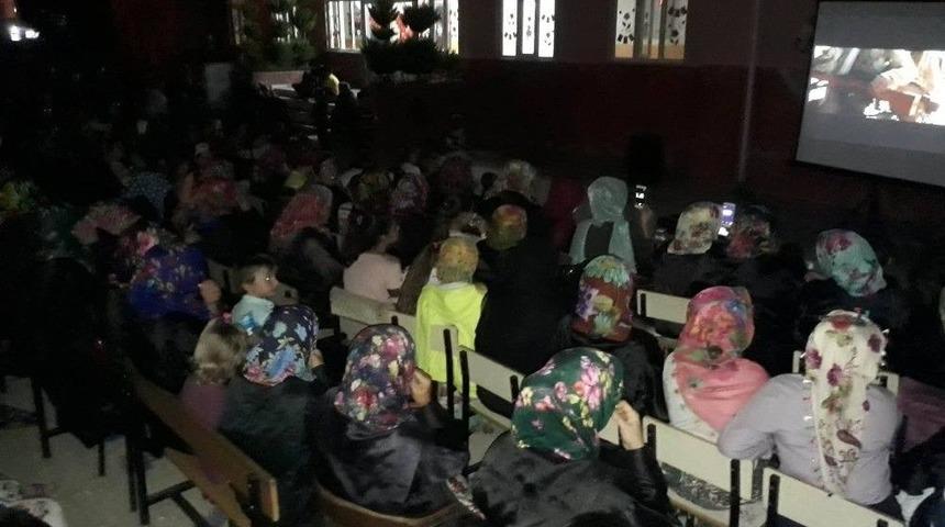 Biga&rsquo;da Ak Parti Sıcak Yaz Gecelerine Renk Katıyor