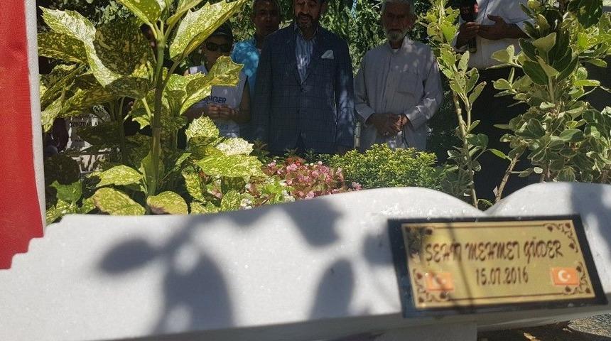 15 Temmuz Gazileri, Arefe Gününde Şehitlerin Mezarını Ziyaret Etti