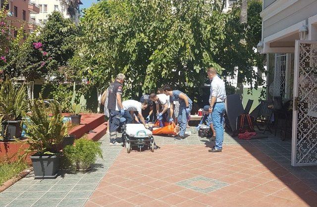 Havuza Giren Rus Turist Boğulma Tehlikesi Geçirdi