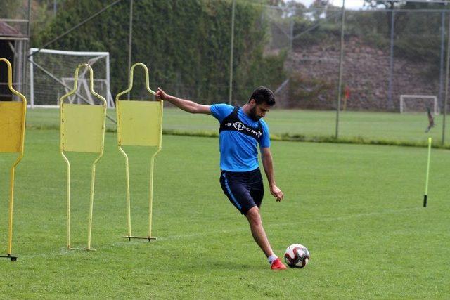 Adana Demirspor’da Yeni Transferler Takımla Çalışmalara Başladı