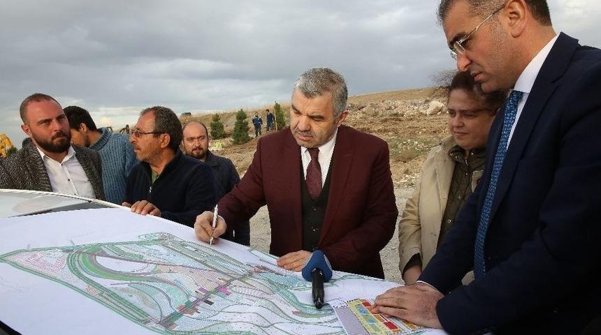 Başkan &Ccedil;elik, Keykubat Kent Park Projesinin Yapılacağı Alanda İncelemelerde Bulundu