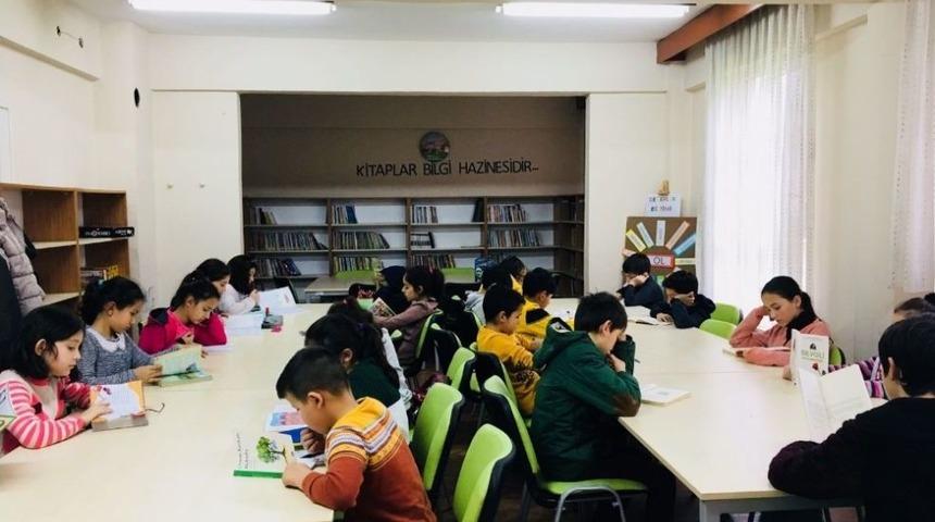 Kartepe&rsquo;de Kitap Okuma Saati