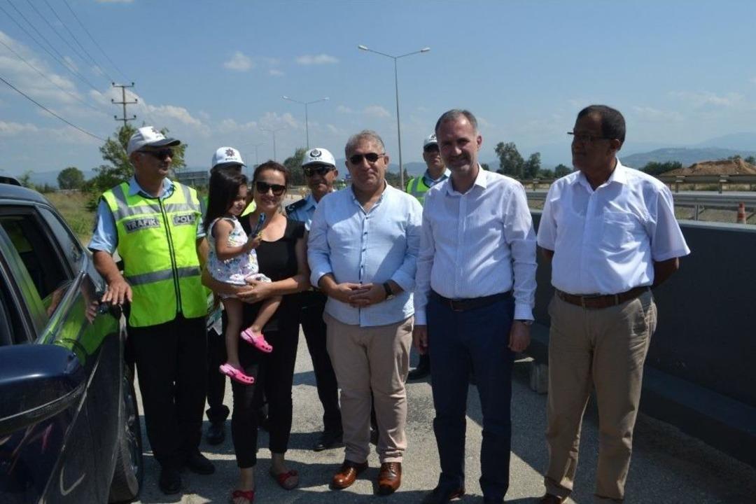 S&uuml;r&uuml;c&uuml;lere &Ccedil;ikolata &Ccedil;ocuklara Hediye