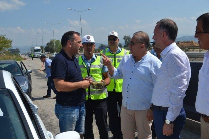 Sürücülere Çikolata Çocuklara Hediye G4