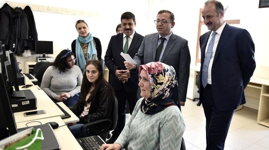 Mamak&rsquo;taki &Ccedil;alışmaları Yerinde İncelediler