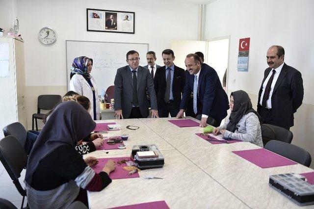 Mamak’taki Çalışmaları Yerinde İncelediler